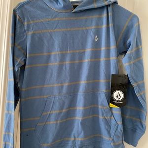 Volcom NWT long sleeved hooded shirt